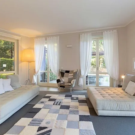 Pretty In A With Pool! - Casa Aurora Ferienhaus Meina