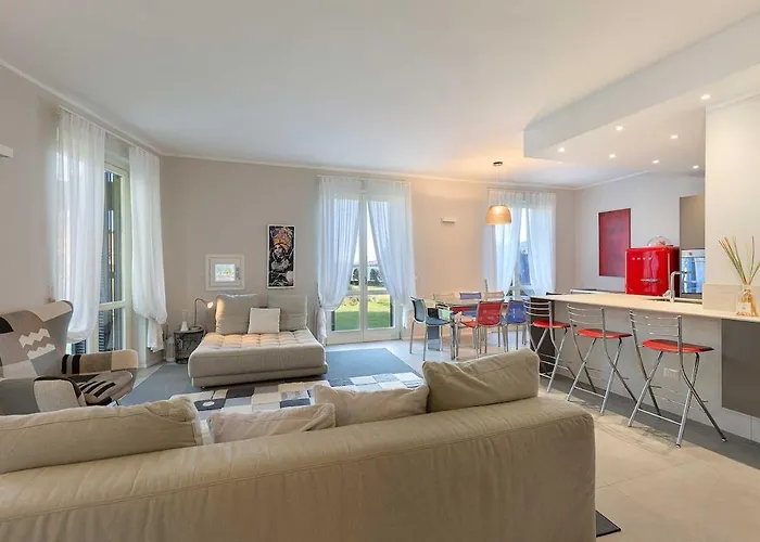 Pretty In A With Pool! - Casa Aurora 別荘 メイナ