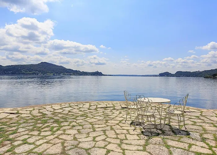 펜션 Pretty In A With Pool! - Casa Aurora 메이나